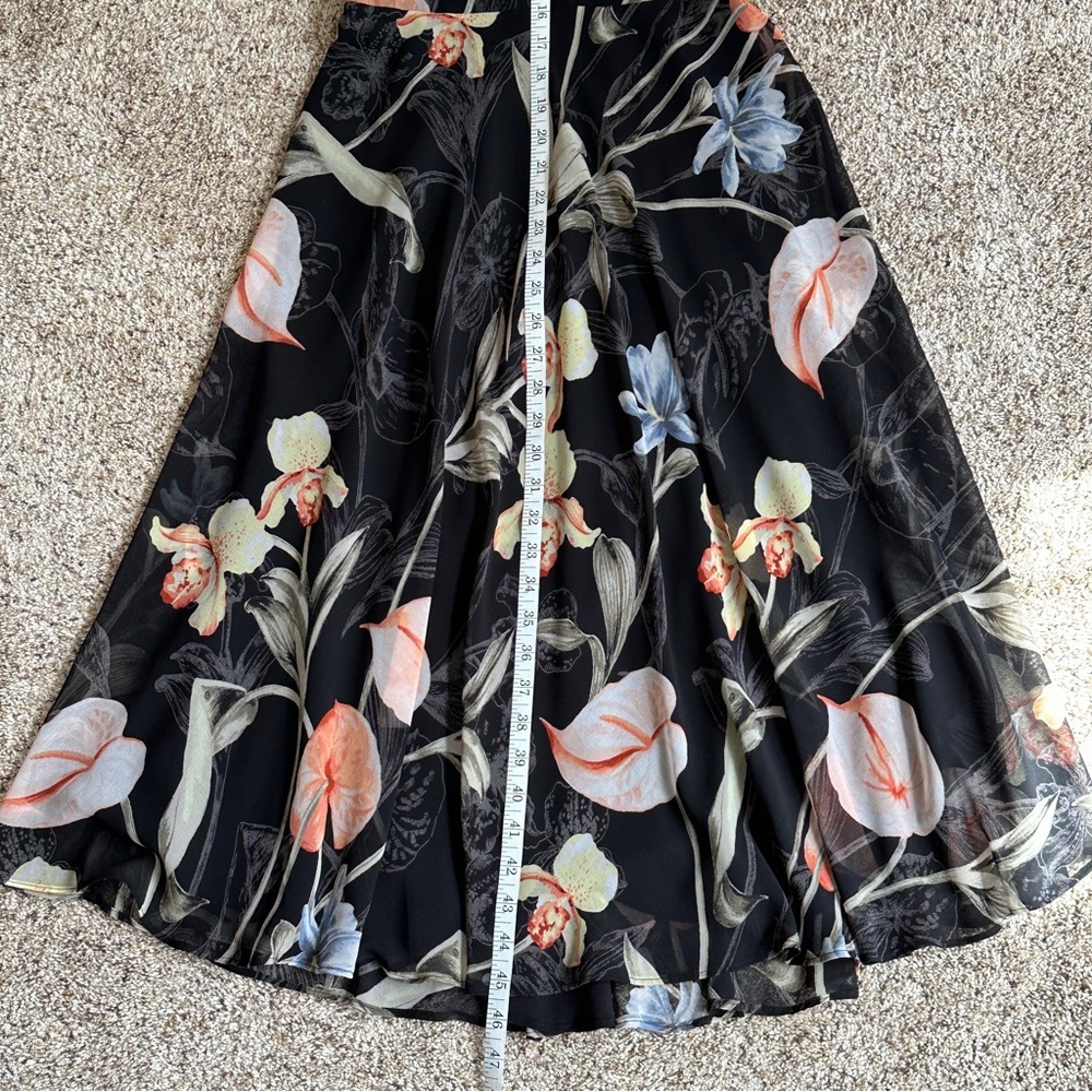 WHBM Fit Flare Dress Swing Feminine Flowy Black Floral Chifon Size 2 Sleeveless - Picture 8 of 15